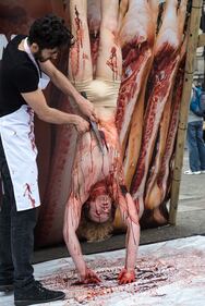 La macellazione umana in piazza a Londra 38