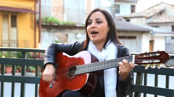 "Sparate alla polizia, viva i boss": quelle canzoni choc pro mafia