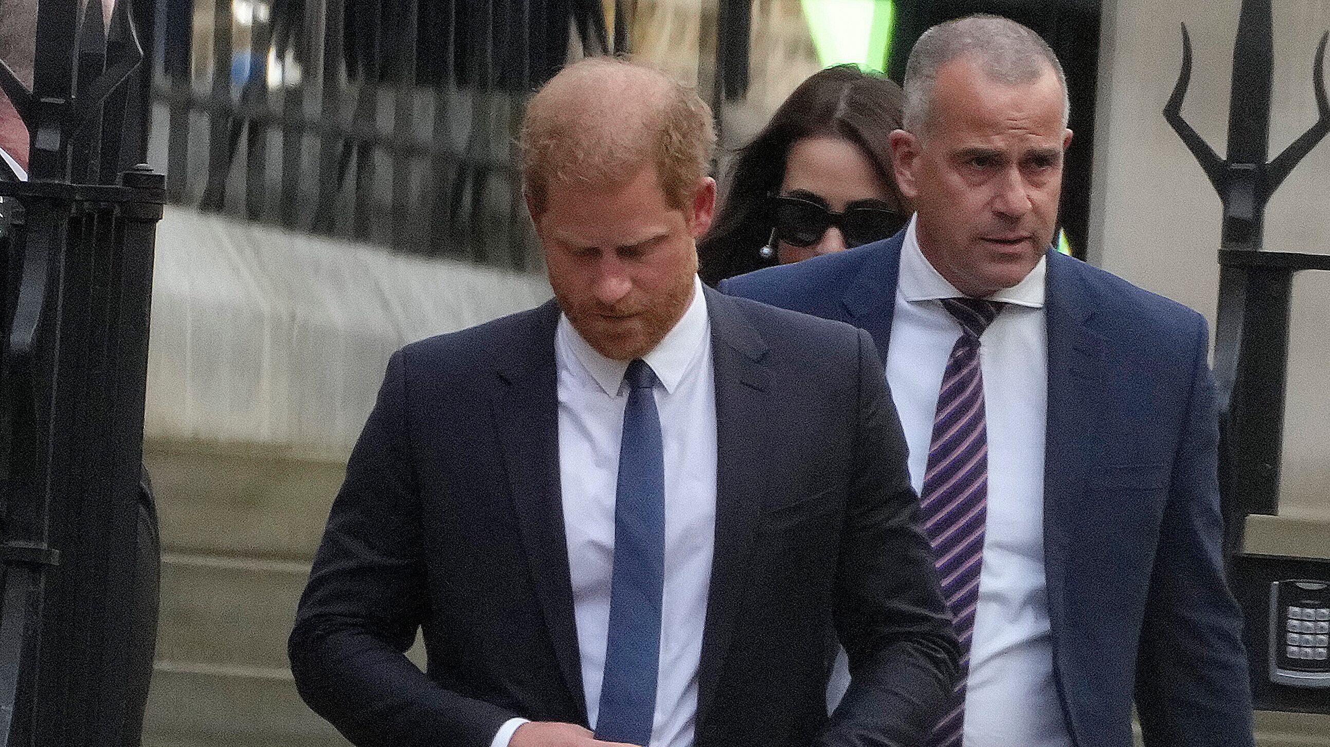 Scintille fra Harry e Camilla. Il principe ha chiesto alla regina di uscire durante l'incontro col padre