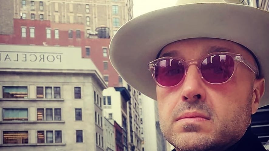 Proteste Usa, vandali distruggono il ristorante di Bastianich: "Vetro spaccato e interni bruciati"