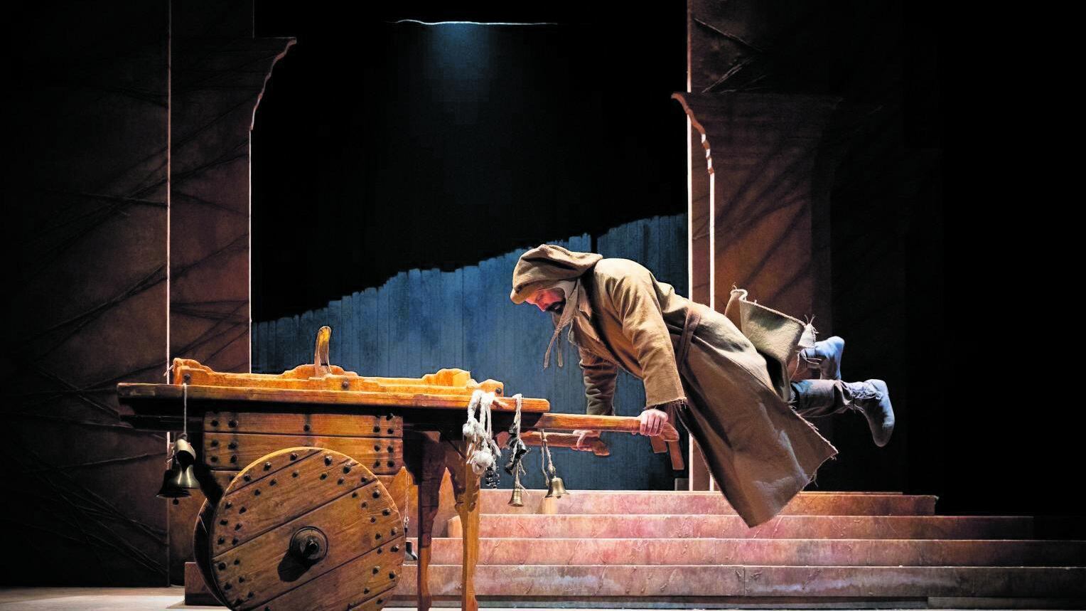 Simone Cristicchi interpreta "Franciscus"
