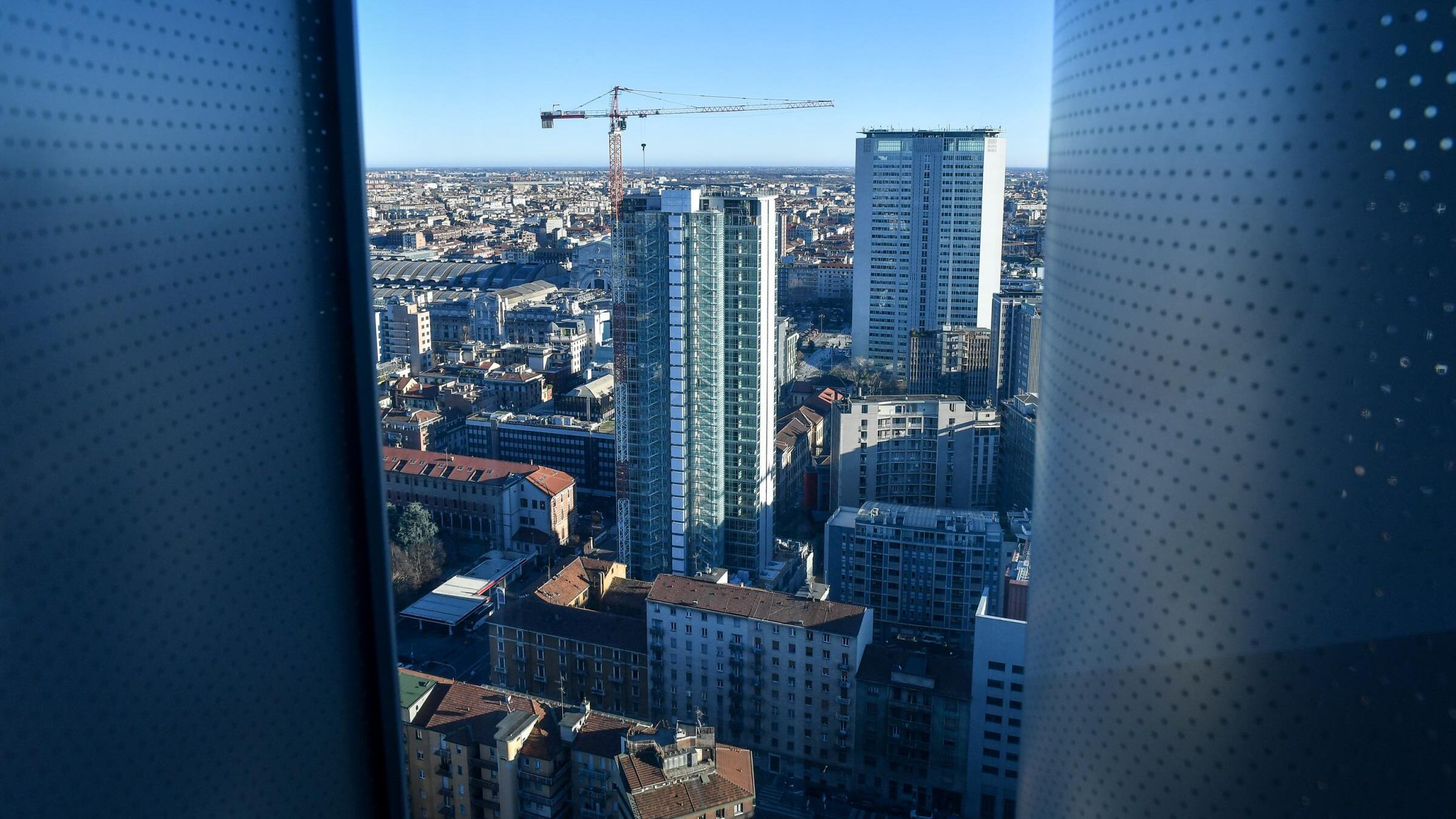 Torre "anti virus" e stadio, Milano riaccende i motori