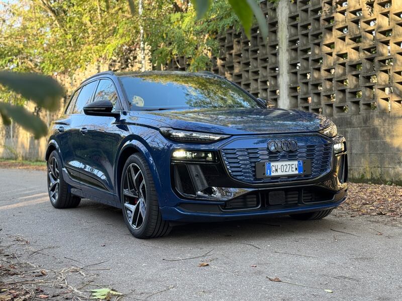 Audi Q6 e-tron, la gallery del nuovo SUV elettrico divertente alla guida 1