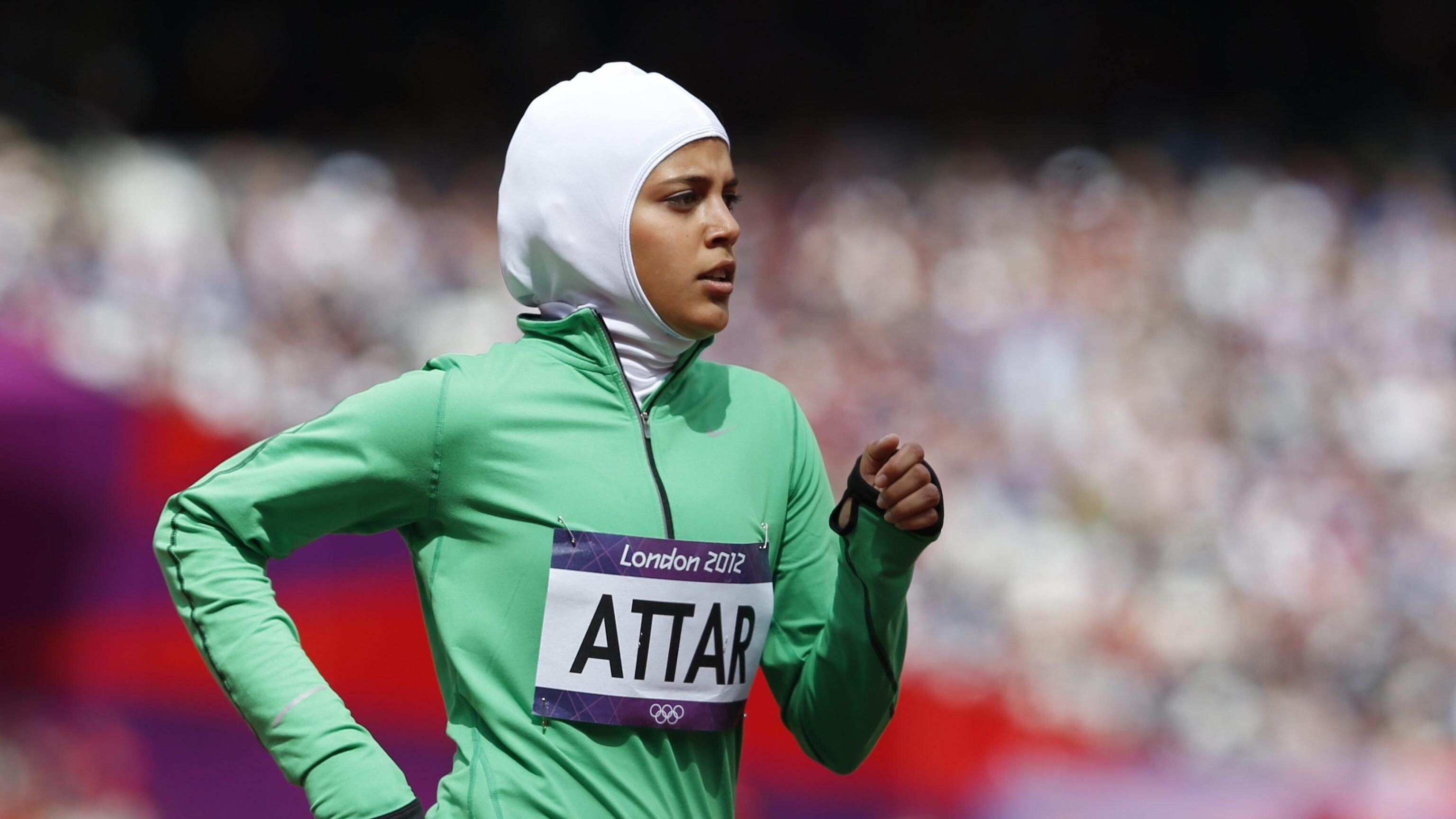 "Viola la neutralità" La Francia vieta l'hijab alle atlete in campo