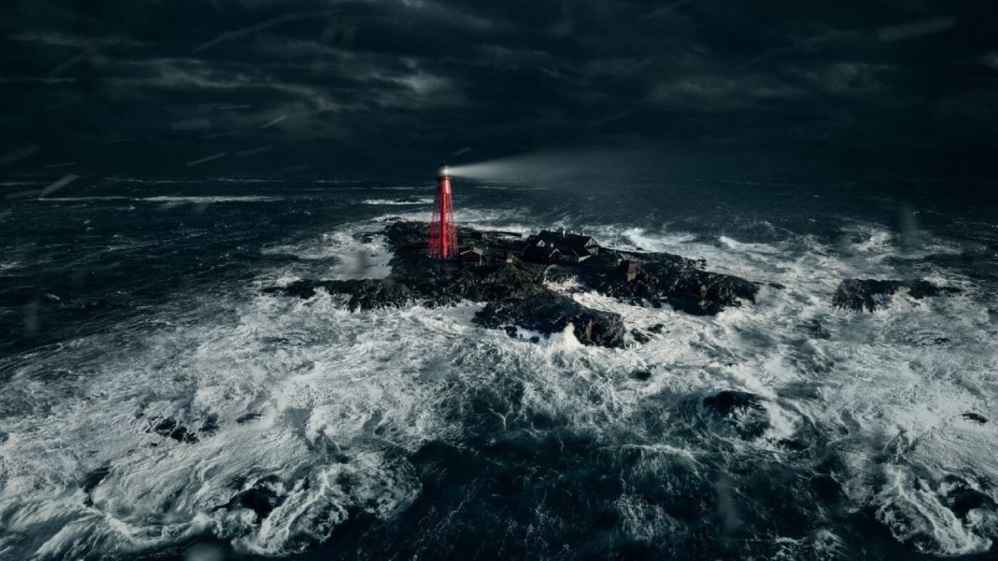 Da solo nel faro per il festival del cinema In Svezia il distanziamento sociale è da film