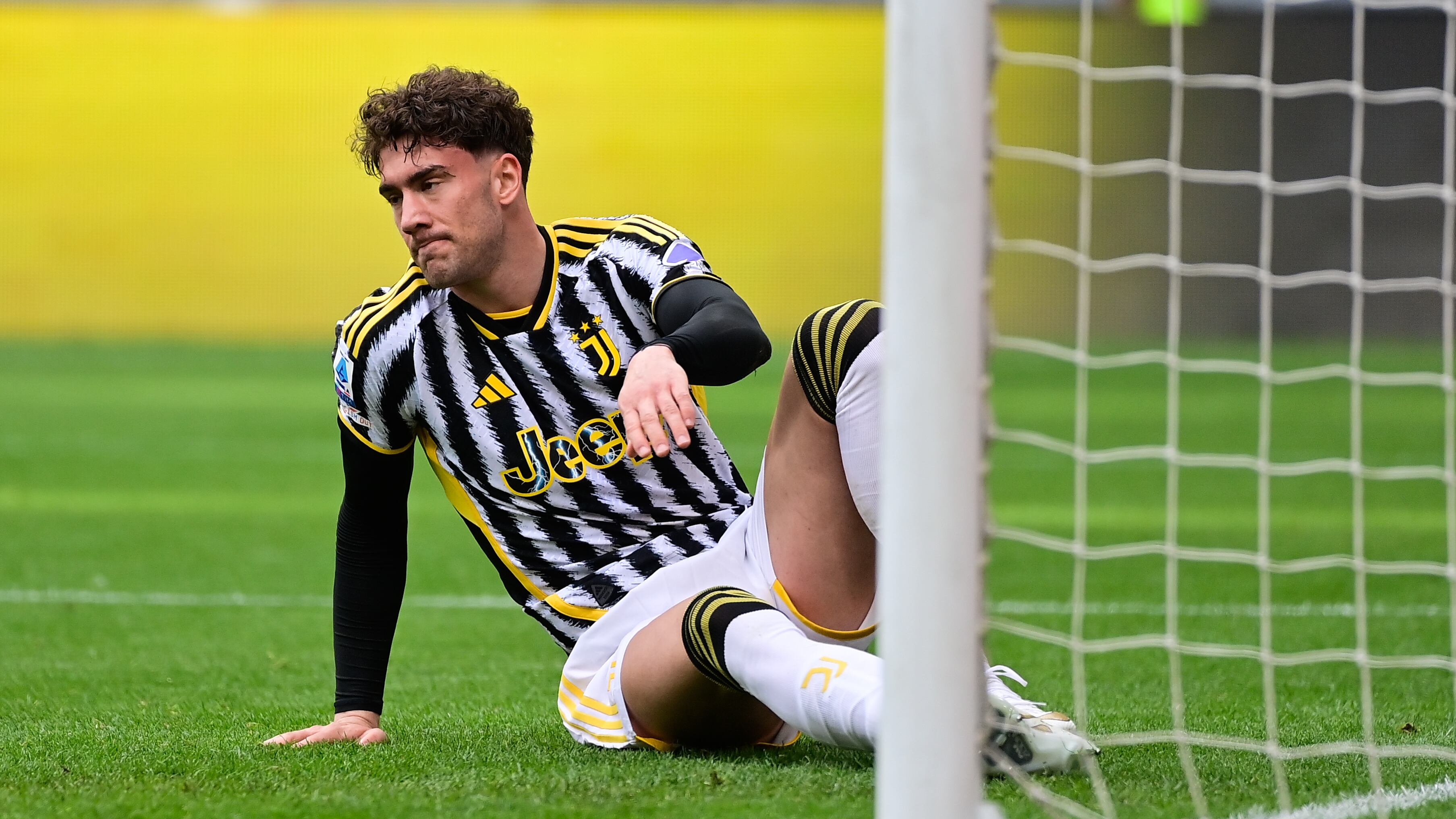 Le proteste, l'espulsione e la frase sull'arbitro: la furia di Vlahovic in Juve-Genoa