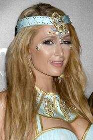 Paris Hilton come Cleopatra per beneficenza 18