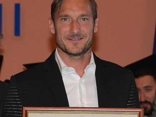 Totti, l'ottavo Re di Roma: i tifosi giallorossi pazzi del loro capitano