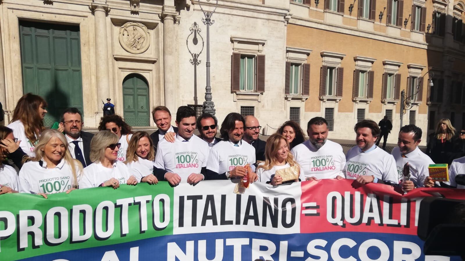 FdI, flash mob alla Camera per dire no al nutri-score che punisce il cibo italiano