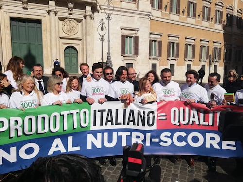 FdI, flash mob alla Camera per dire no al nutri-score che punisce il cibo italiano