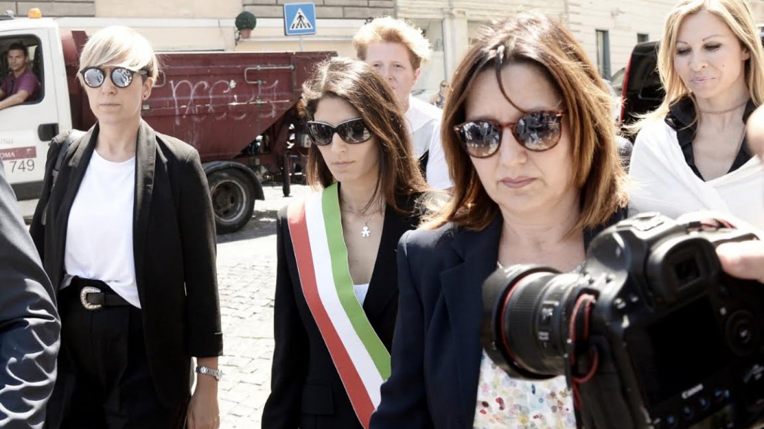 Casaleggio jr guida la Raggi: le chat in cui le dice cosa fare