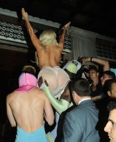 Lady Gaga, nude look bollente verso Perugia 13