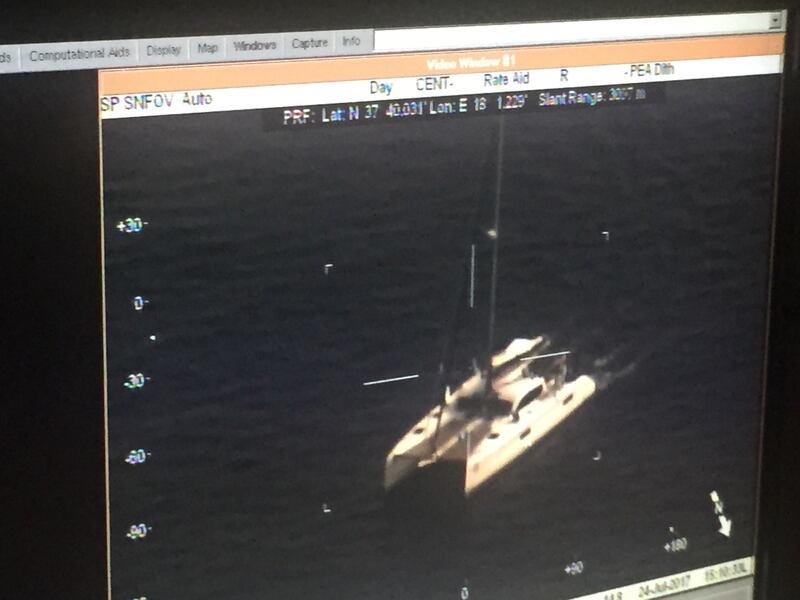 A bordo degli aerei di Frontex, a caccia di trafficanti di uomini 10