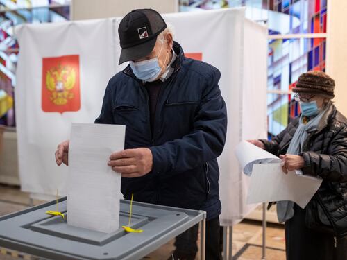 Putin vince senza "supermaggioranza". Boom dei comunisti: voti raddoppiati