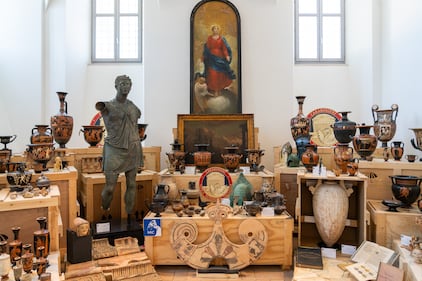 Oltre 600 opere d'arte riportati in Italia dai Carabinieri 5