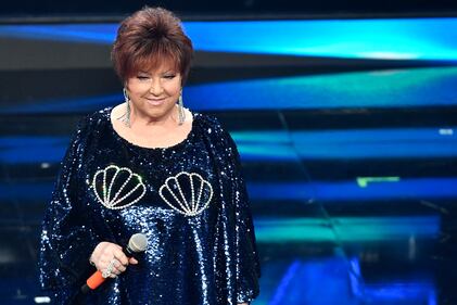 Orietta Berti illumina il palco dell'Ariston 2