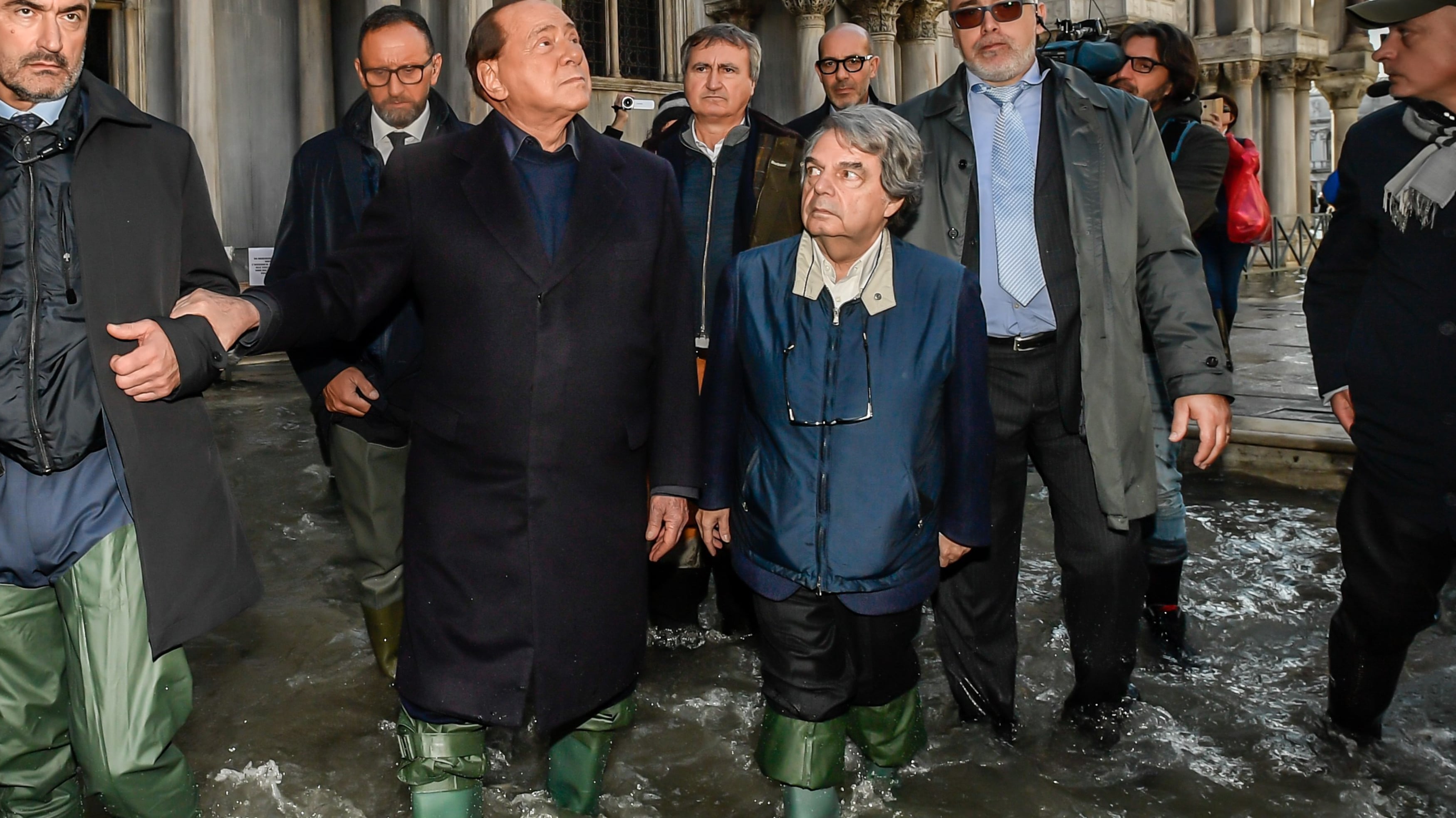 Berlusconi sbarca in laguna: "Paghino i grandi del mondo"