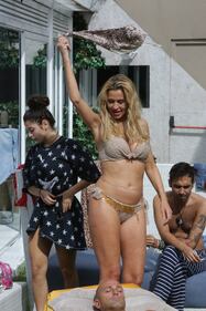 Valeria Marini, sensualità e simpatia al Grande Fratello Vip 16
