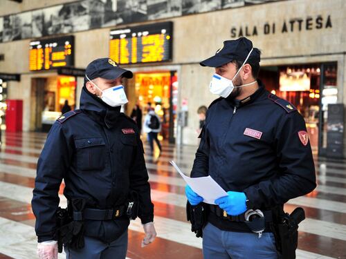Uscite fuori? Omicidio doloso. Ecco cosa rischiano i "furbi" per il virus
