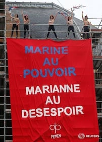 Protesta a seno nudo contro la Le Pen 1
