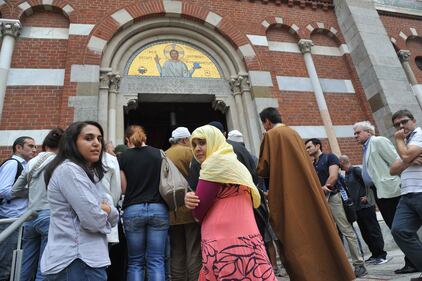 Milano, i musulmani nella chiesa di via Brioschi 2