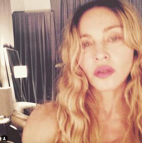 Le star che si fanno più selfie, da Madonna a Kim Kardashian 49