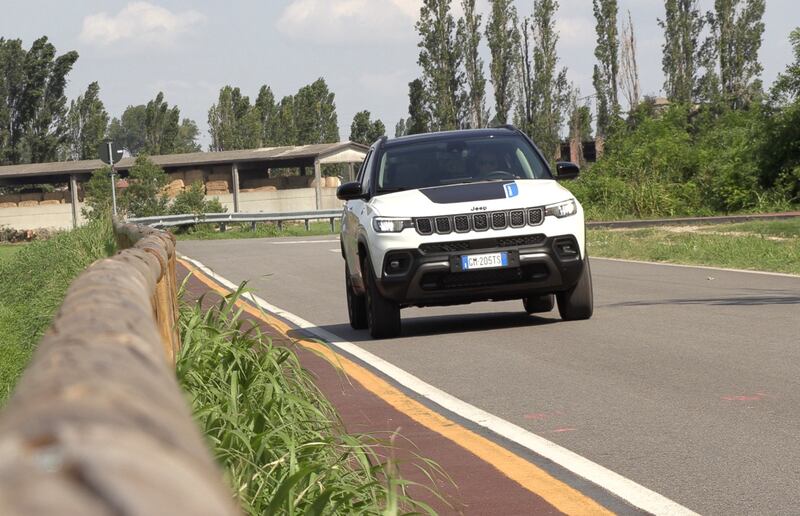 Jeep Compass 4XE, guarda tutte le foto della nostra prova 24