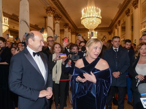 Alla fine il Boris in russo diventa un inno alla pace