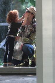 Gabriella Pession al parco con il figlio Giulio 2