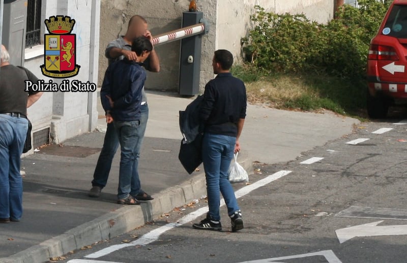 Immigrazione, così gli scafisti di terra "lavorano" a Milano 4