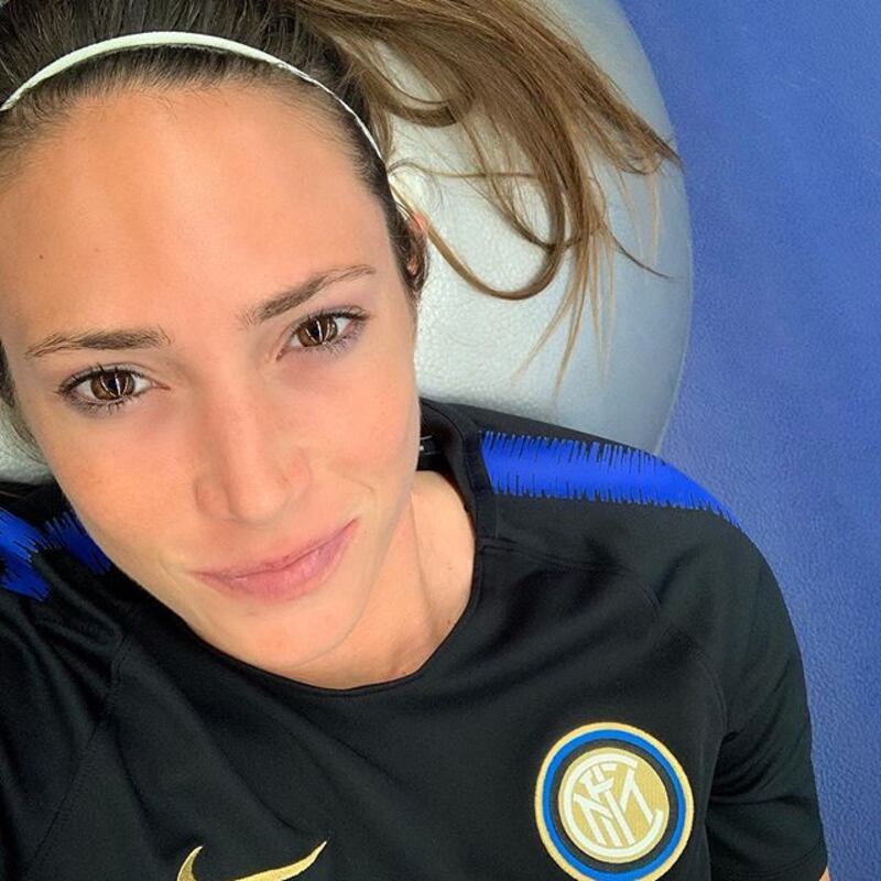 Regina Baresi spopola su Instagram: gli scatti della figlia d'arte 3