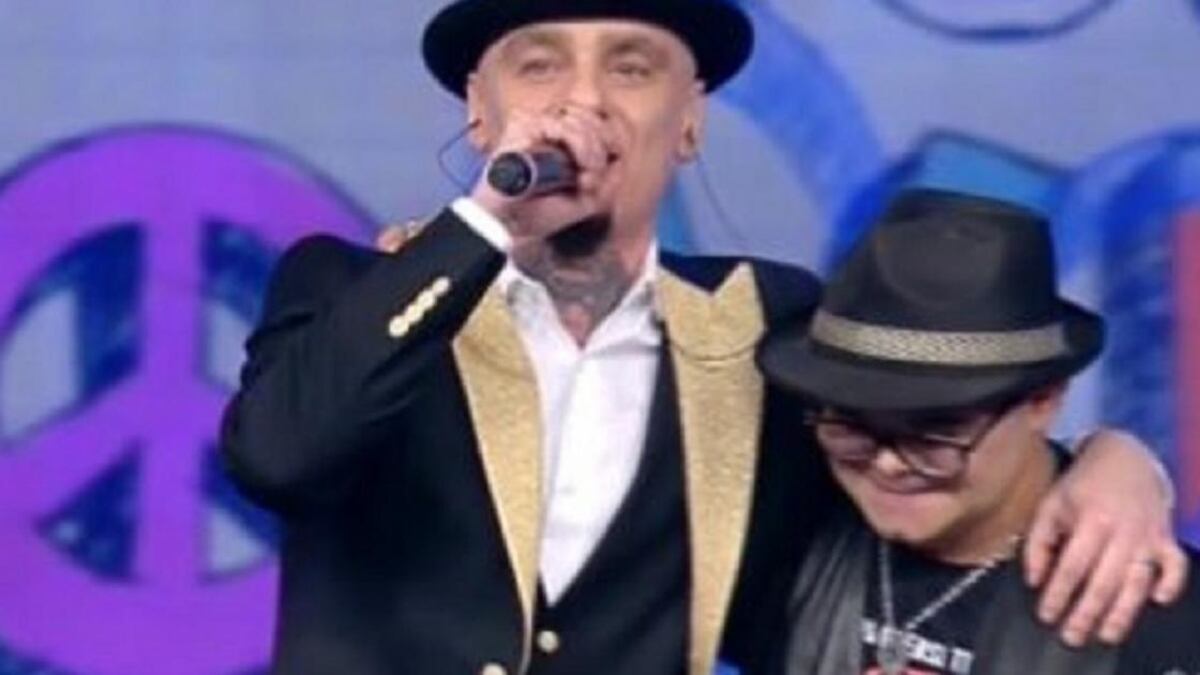"Non possono rompere le palle". Il messaggio di J-Ax a Tu si que vales