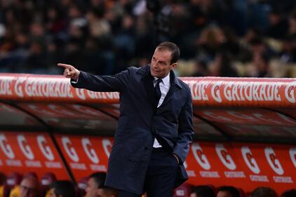 Allegri dice addio alla Juventus: gli scatti dell'ormai ex allenatore bianconero 7