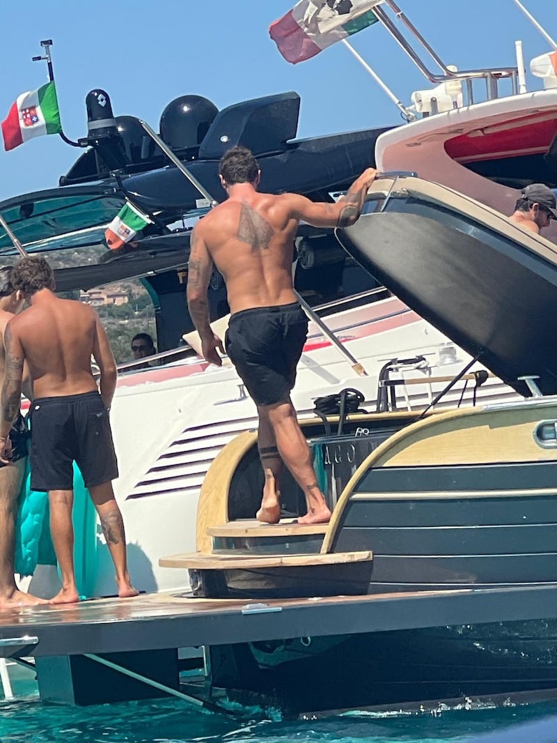 Stefano De Martino, vacanze in Corsica 7