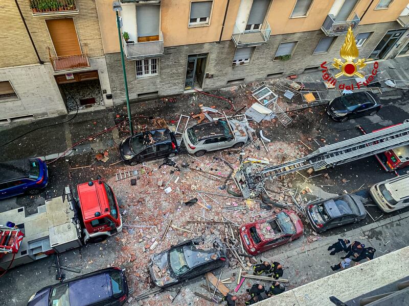 L'esplosione di una mansarda a Torino: cinque feriti  1