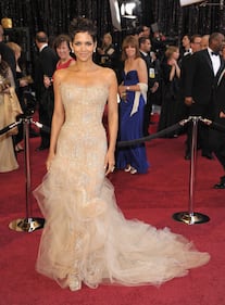 Halle Berry, foto bollenti in lingerie 14