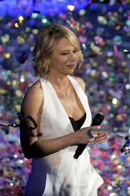 Maria De Filippi, tra carriera e vita privata: foto 17