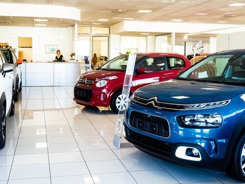 Prezzi proibitivi, cosa accade al mercato delle auto nuove in Italia