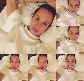 Federica Pellegrini, foto sexy allo specchio 16