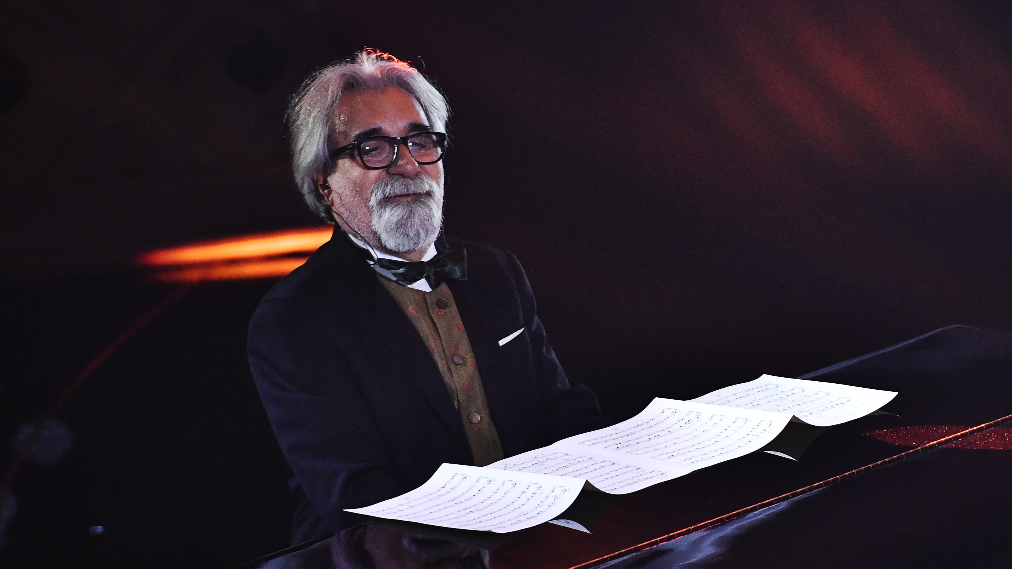 Morto il maestro Beppe Vessicchio, cos'è la polmonite interstiziale che l'ha ucciso