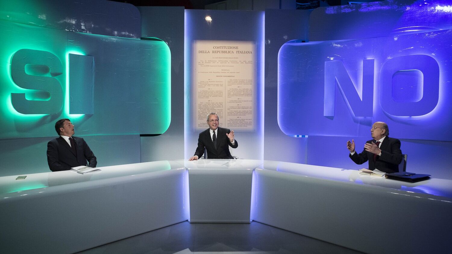 De Mita attacca Renzi in tv: "Io cambio partito? Tu amici"