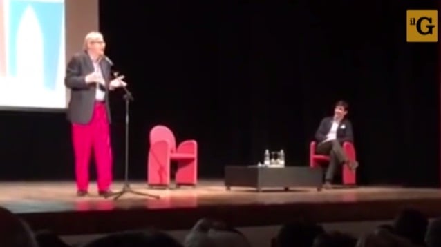 Sgarbi contro la Mussolini: "Perché lei va in tivù e la figlia di Riina no?"