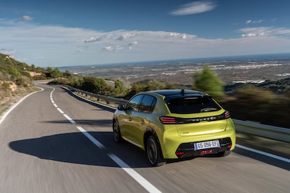 Peugeot e-208, guarda la gallery 14