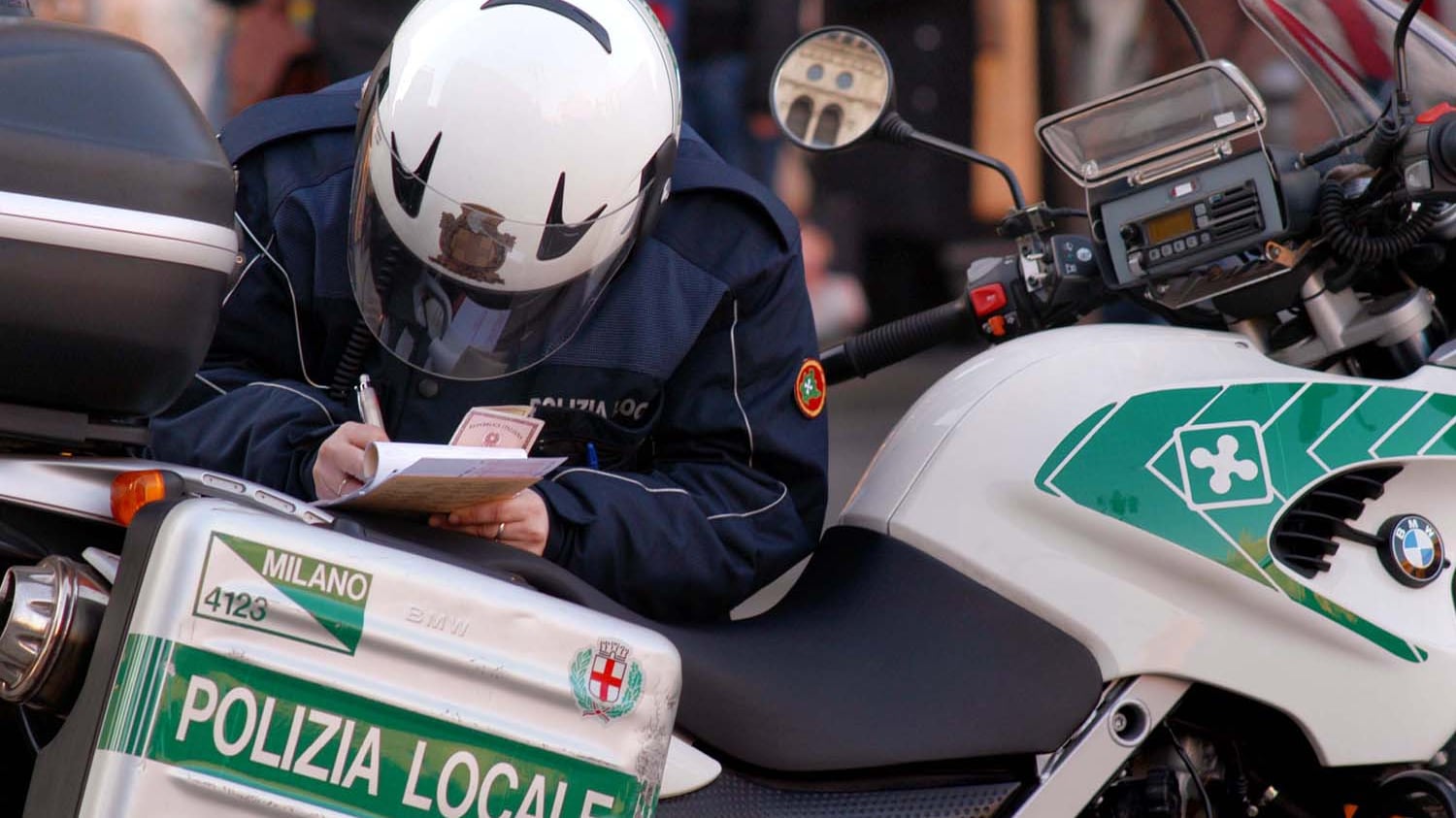 Genova, vigilessa rubò una borsa: "Licenziamento ingiusto". Risarcita con 18 mensilità