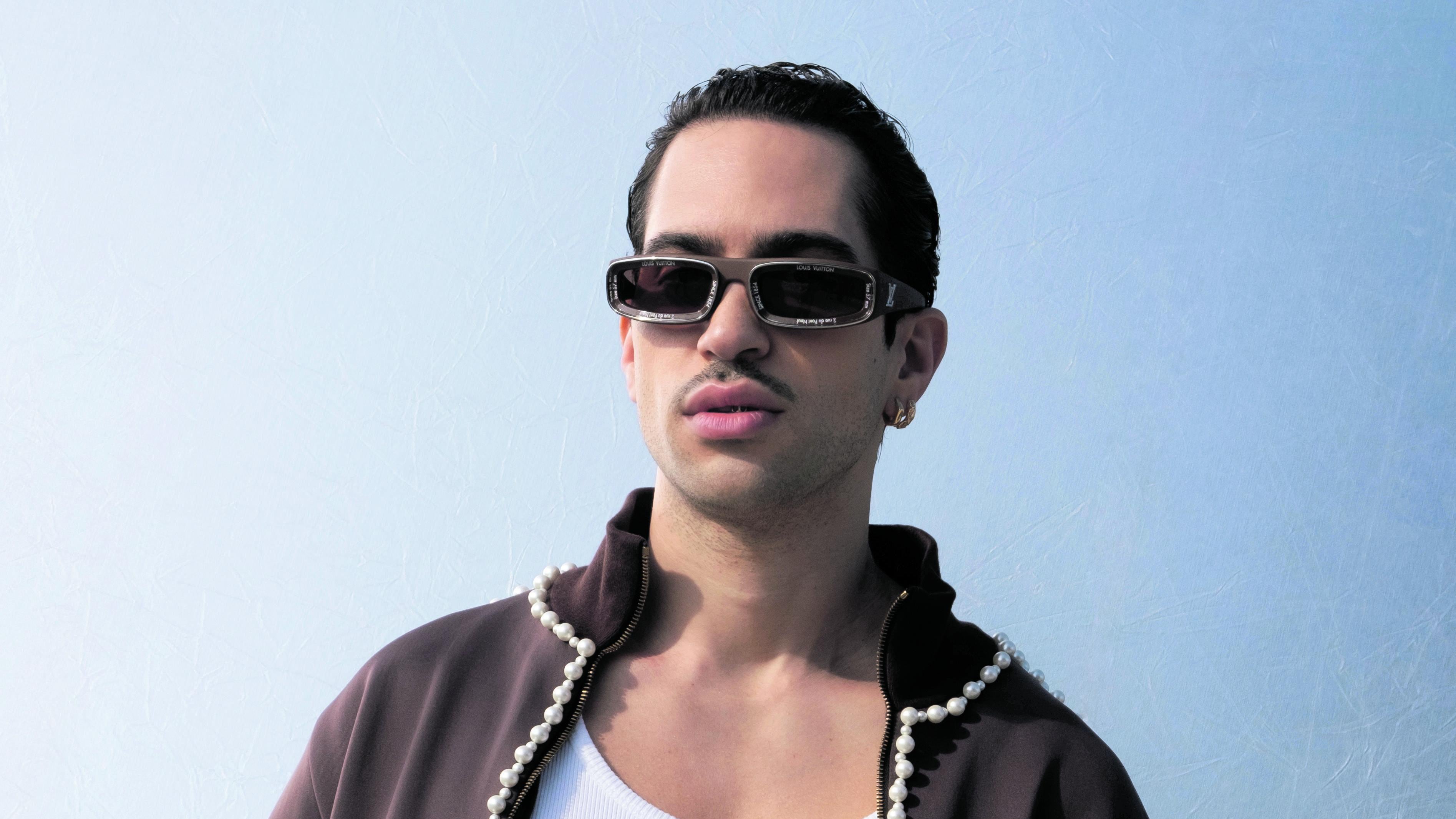 Un "rave teatrale" nei palasport. Mahmood cambia sempre ritmo