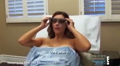 Kim Kardashian, laser sul seno per rimuovere le smagliature 16