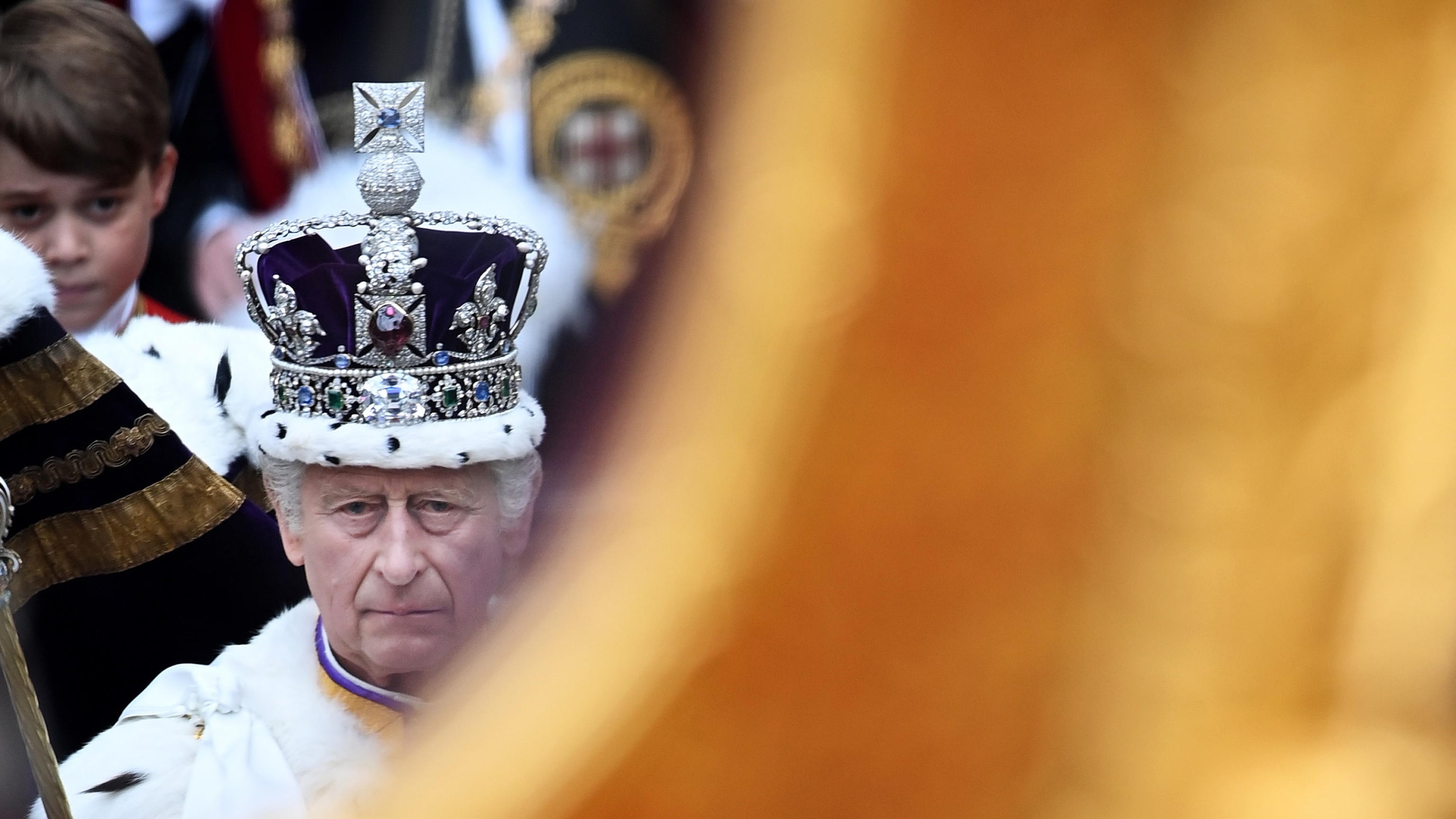 Amore, scandalo e un erede nascosto: il segreto che può cambiare la corona inglese