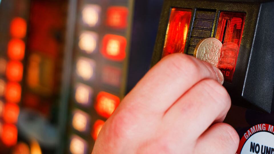 Dl fiscale: l'agente sotto copertura contro il gioco d'azzardo