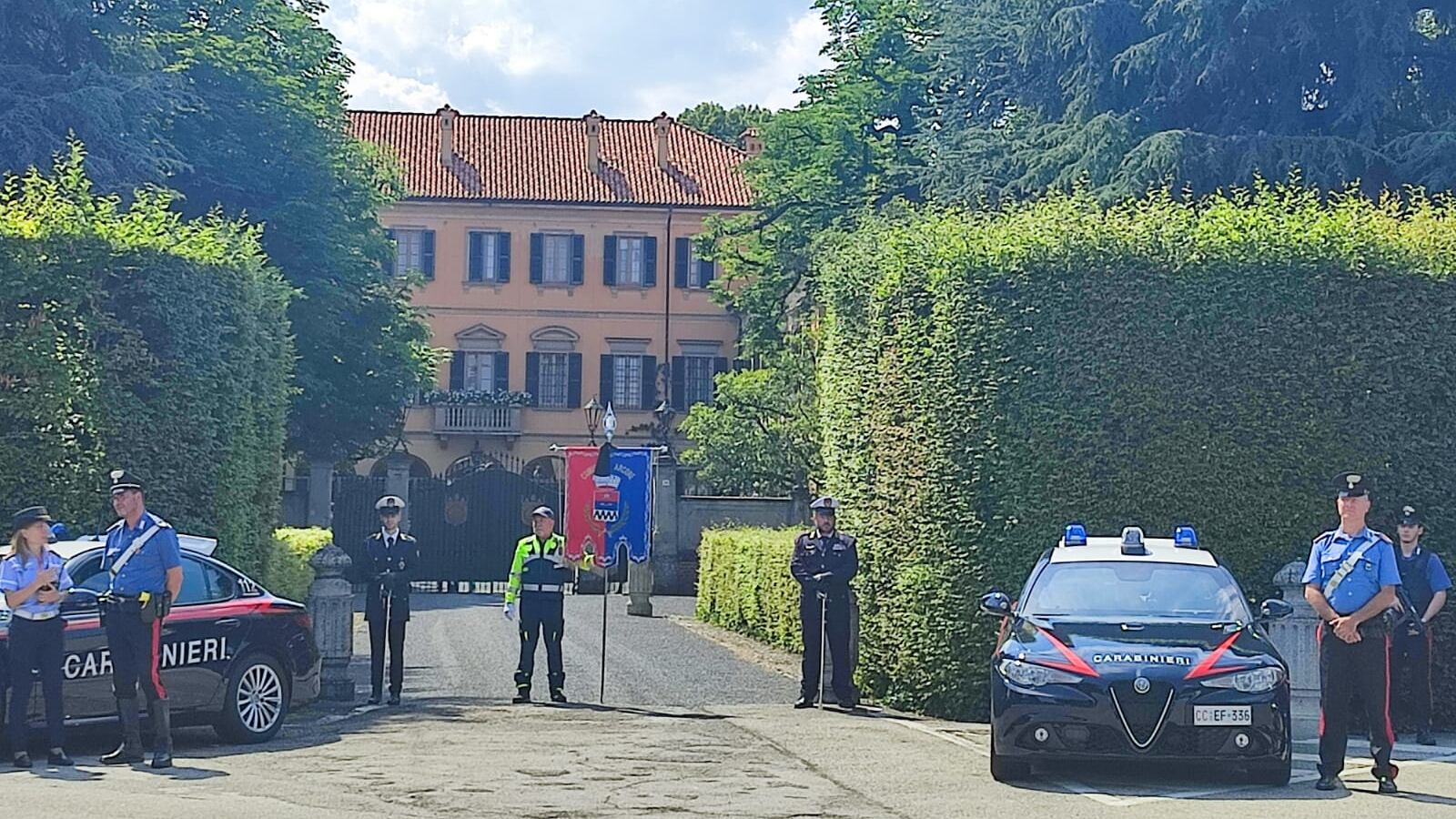 E il circolo "Arci Blob" organizza il "Di-party-to" per la morte del Cav