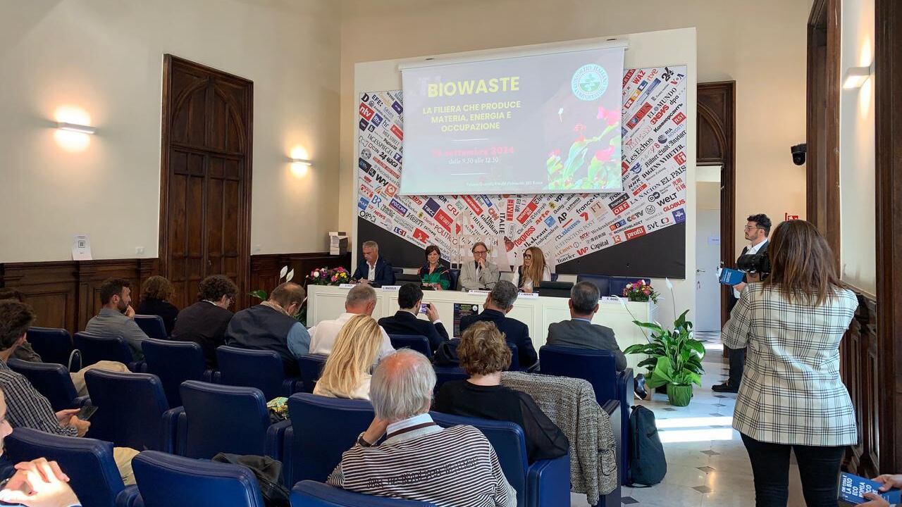 Rifiuti, Miccolis (Cic): "Migliorare quantità e qualità della raccolta dell'organico"